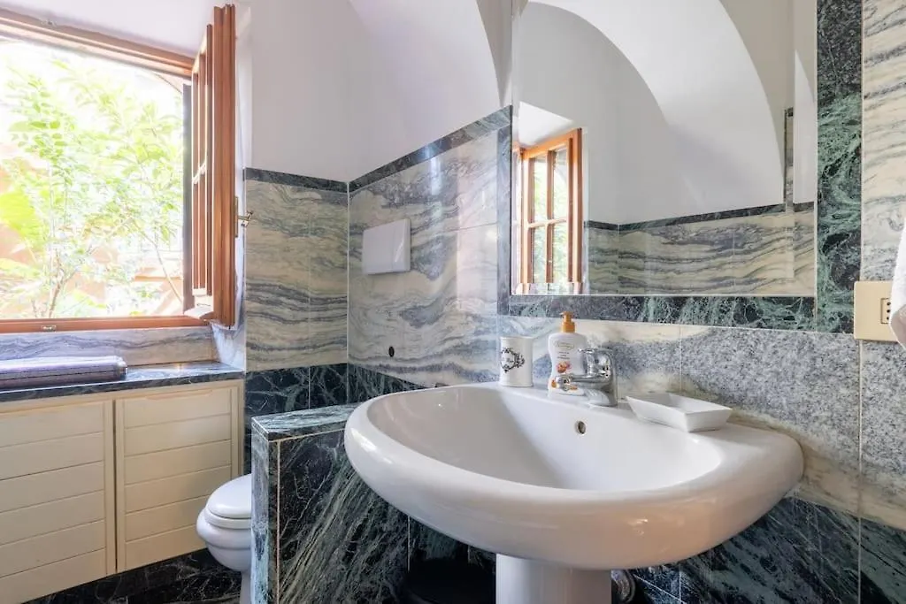 Residenza Latina -Charme & Relax Villa Roma İtalya