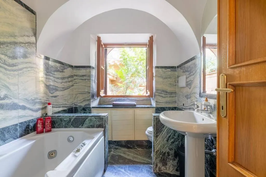 Residenza Latina -Charme & Relax Villa Roma 0*,  İtalya